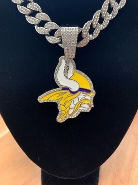 Minnesota Vikings Gold & Purple Pendant Necklace